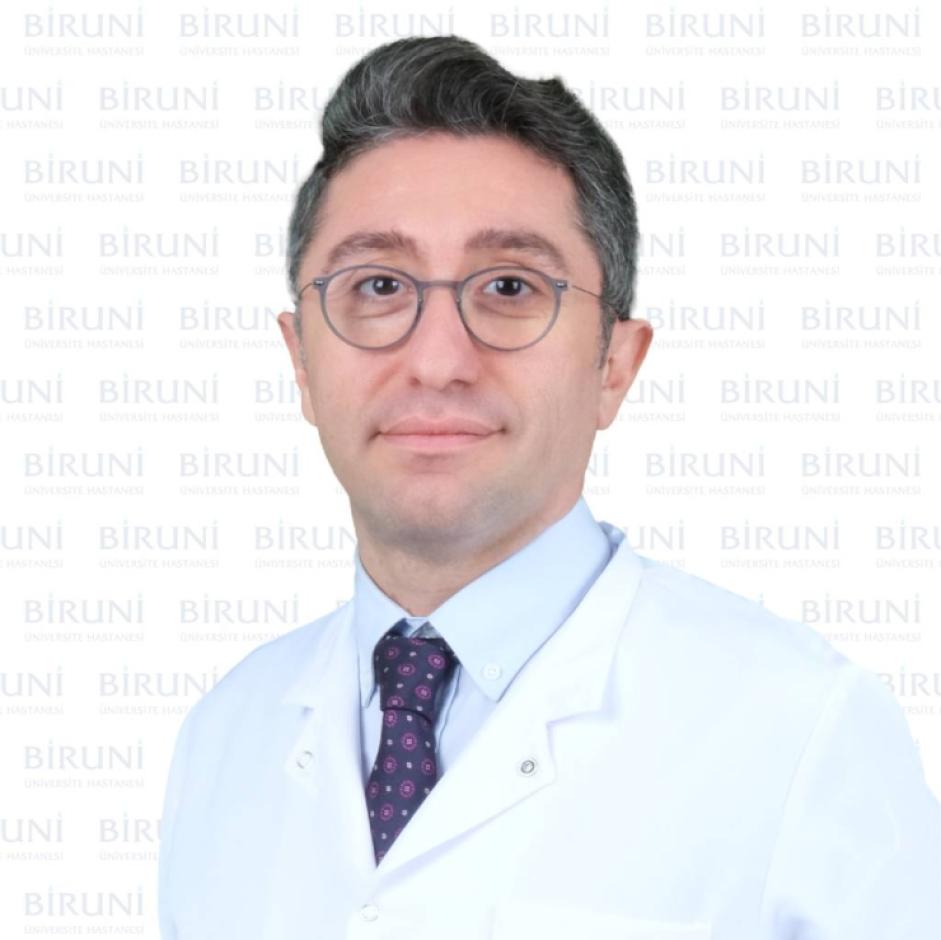 Prof. Associé Dr. Melih ÜÇER