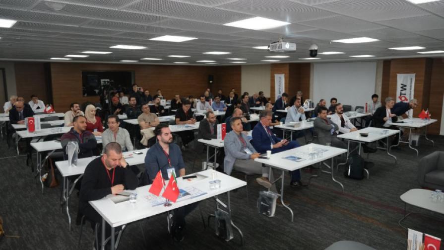 Réunion de chirurgie en direct avec participation internationale à Biruni
